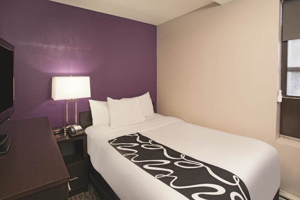 La Quinta Inn & Suites by Wyndham New York City Central Park photo 3