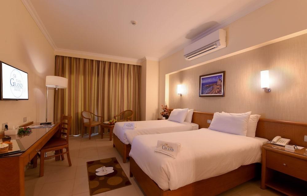 The Grand Plaza Hotel~ photo 3