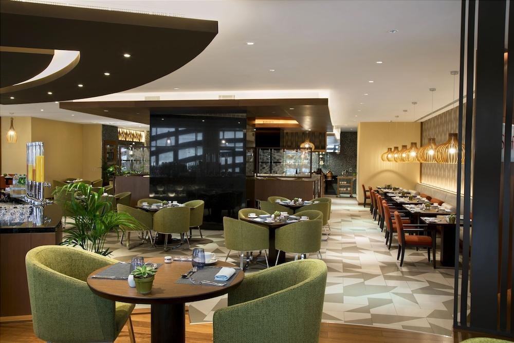 Pearl Rotana Capital Centre photo 4
