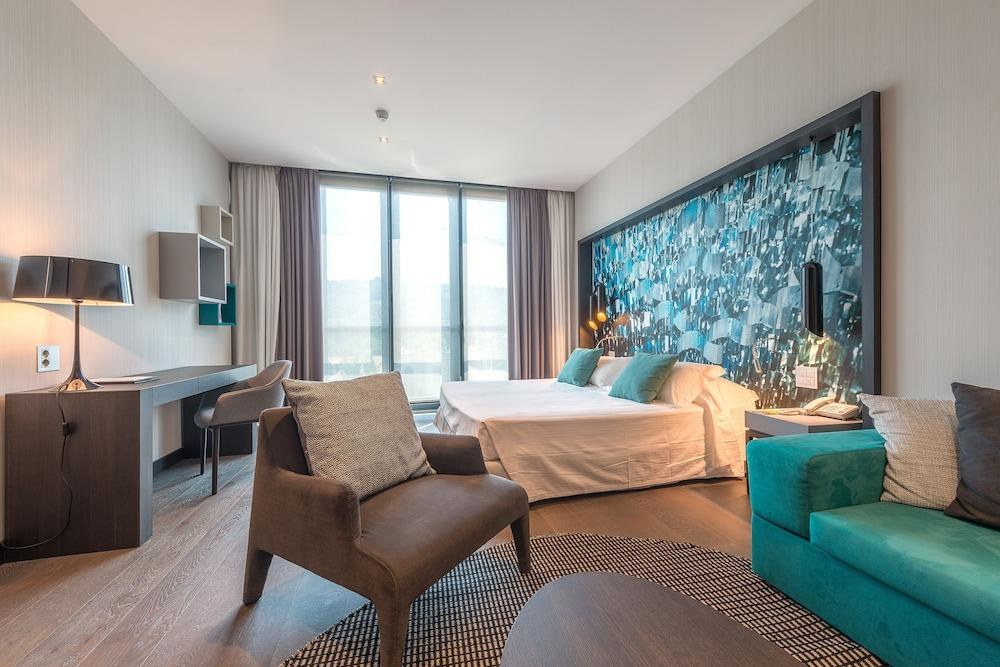 Duparc Contemporary Suites photo 2