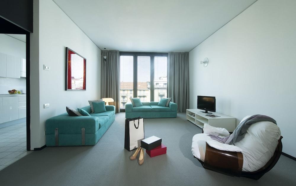 Duparc Contemporary Suites photo 3