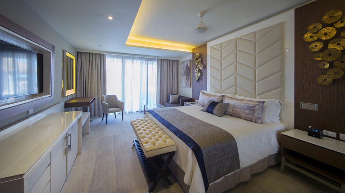 ROYALTON BAVARO RESORT AND SPA photo 2
