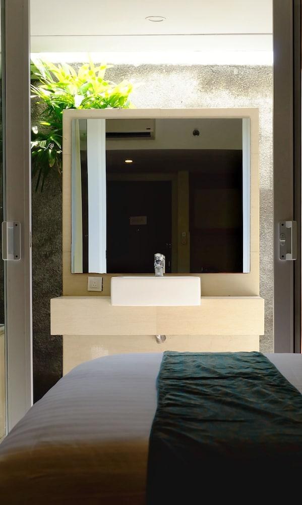 PARAGON HOTEL SEMINYAK photo 4