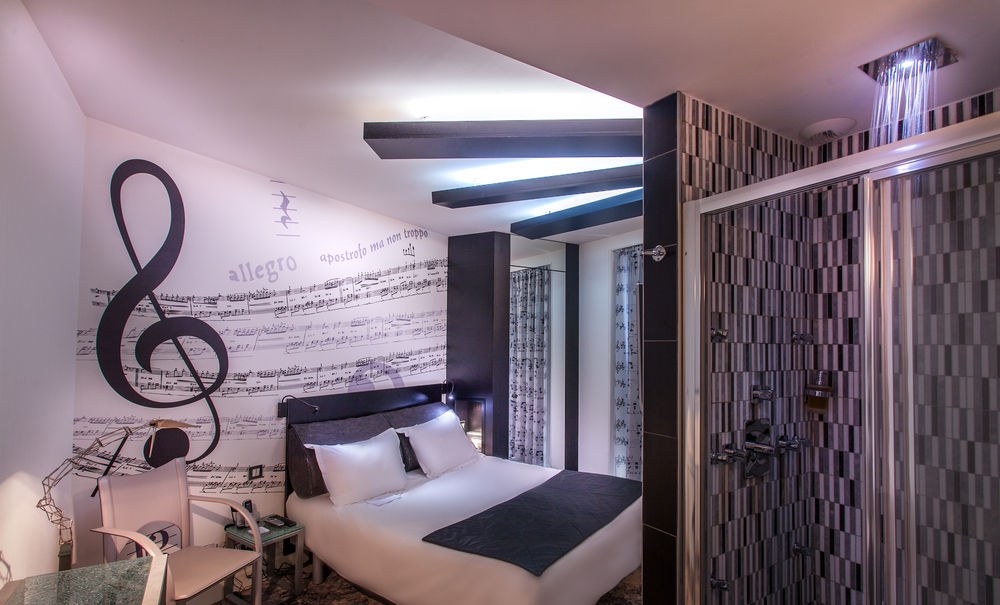 Apostrophe Hotel photo 1