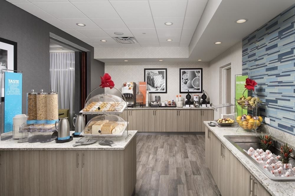 HAMPTON INN MIAMI AIRPORT EAST photo 2