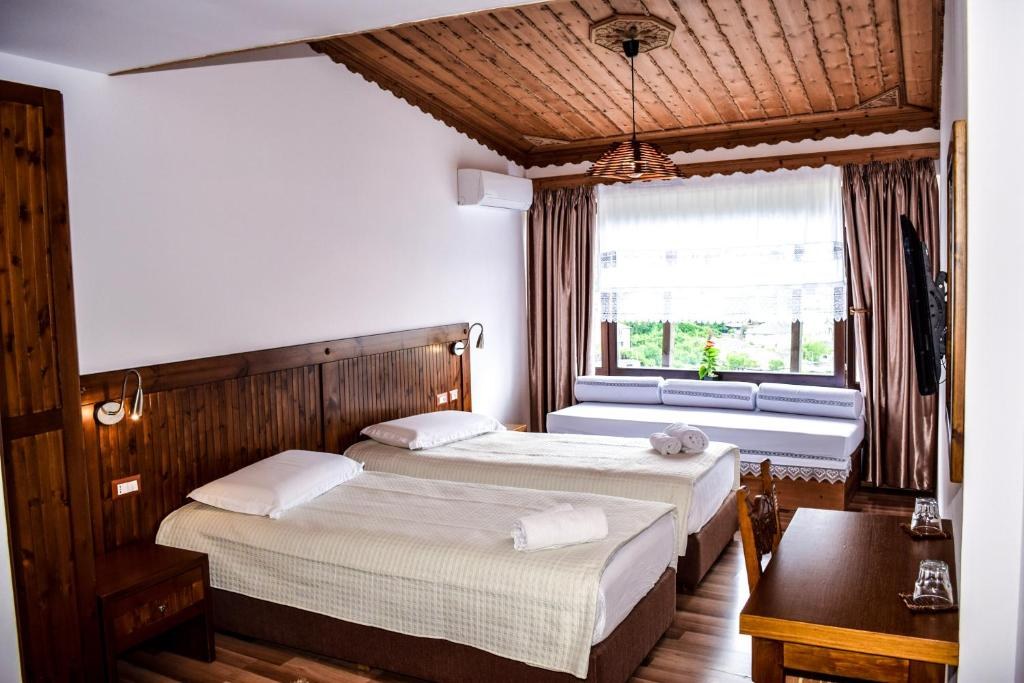 Hotel Kodra photo 1
