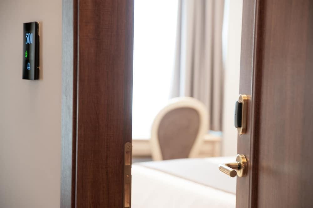 ACROPOLIAN SPIRIT BOUTIQUE HOTEL