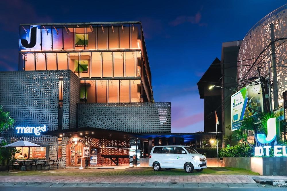 J HOTEL KUTA BY JAYAKARTA photo 3