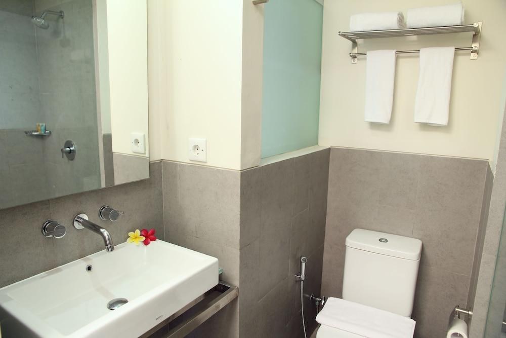 J HOTEL KUTA BY JAYAKARTA photo 4