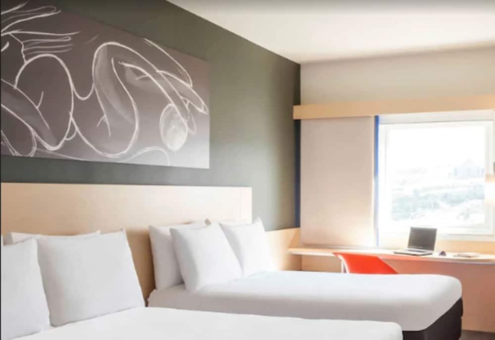 Ibis Queretaro photo 3