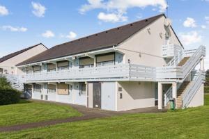 Le 2 by HOTEL AKENA LA FERTE BERNARD photo 3