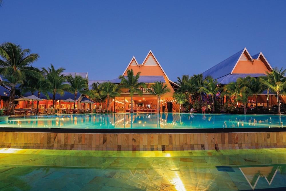 Victoria Beachcomber Resort and Spa photo 2