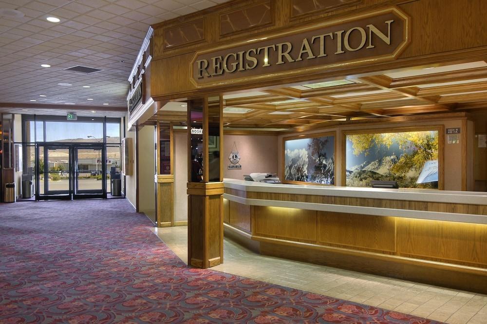 Maverick Hotel and Casino by Red Lion Hotels photo 2