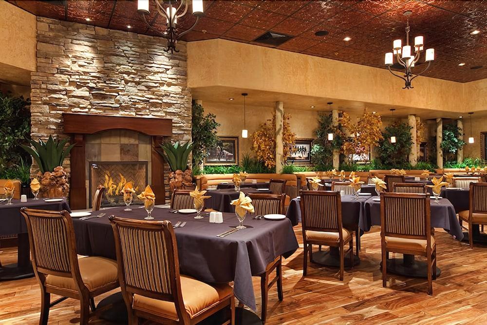 Maverick Hotel and Casino by Red Lion Hotels photo 3