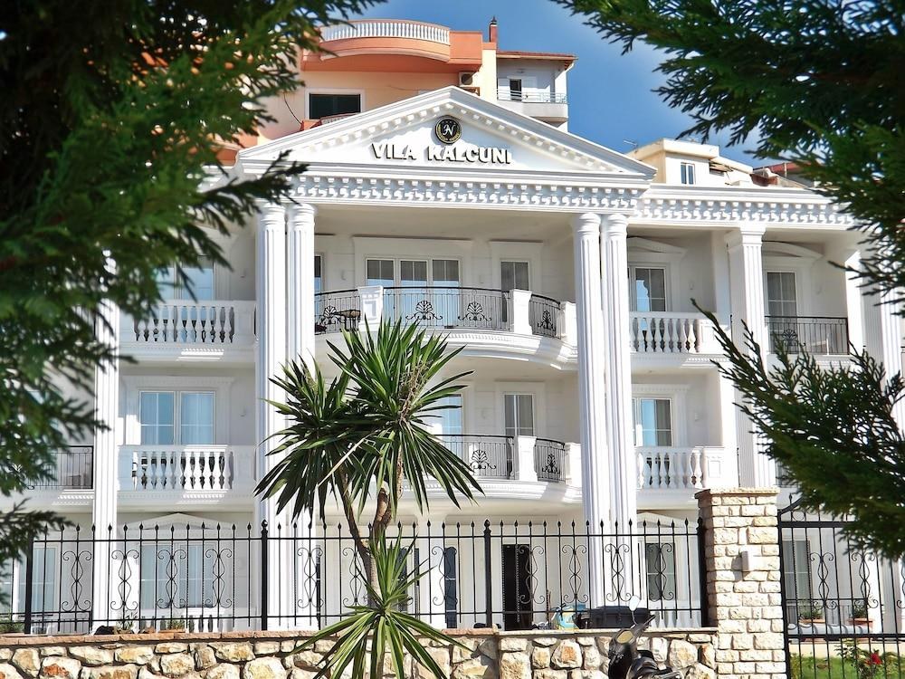 VILA KALCUNI photo 2