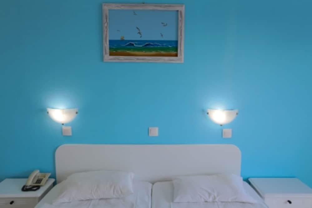 HOTEL ROMANZA MARE photo 2