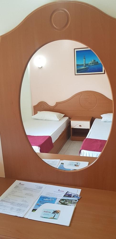 HOTEL ROMANZA MARE photo 3
