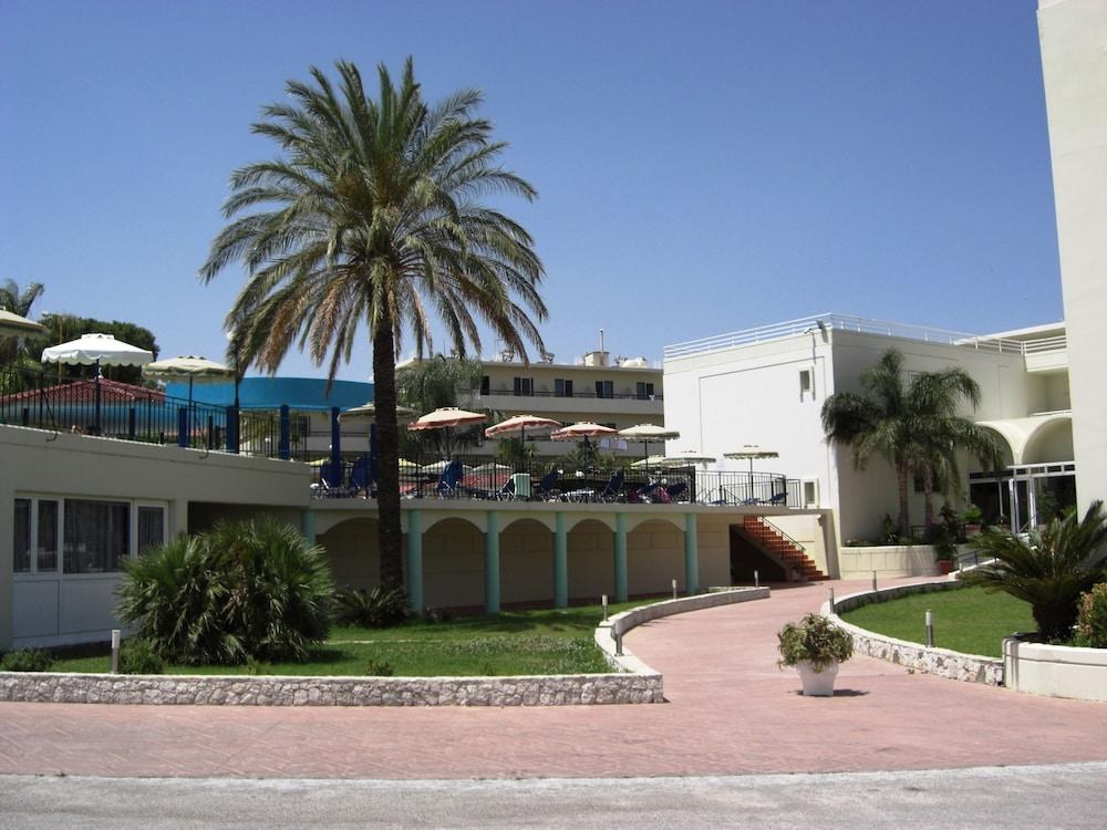 HOTEL ROMANZA MARE photo 4