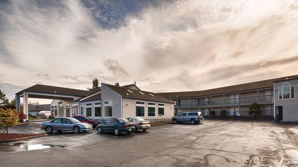 Best Western Salbasgeon Inn & Suites of Reedsport photo 1