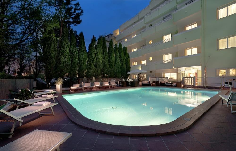 ASTORIA SUITE HOTEL photo 3