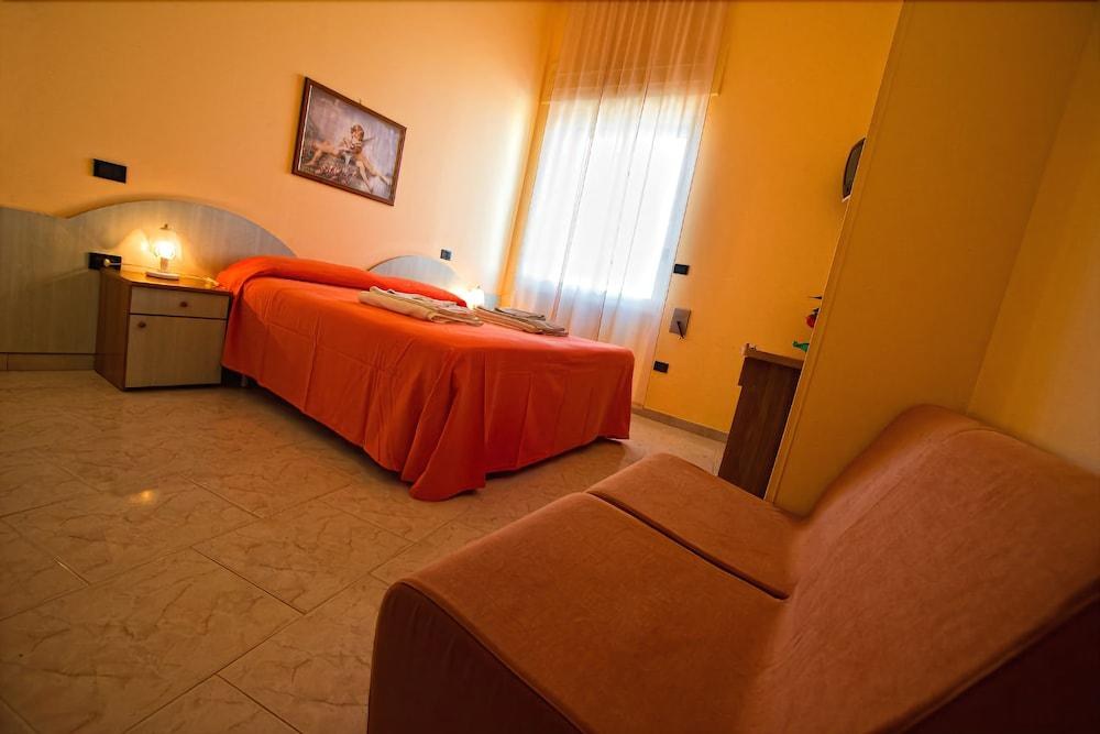 Hotel La Plancia photo 3