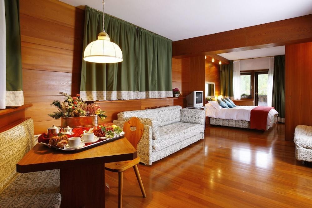 HOTEL MIRAGE photo 1