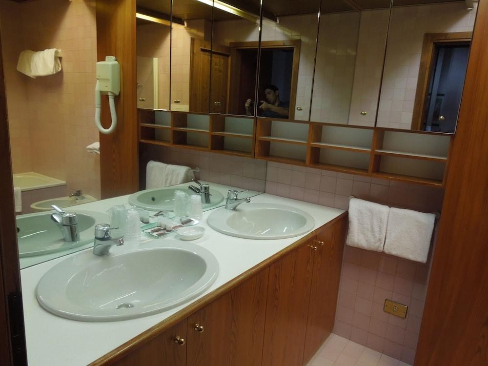 HOTEL MIRAGE photo 3