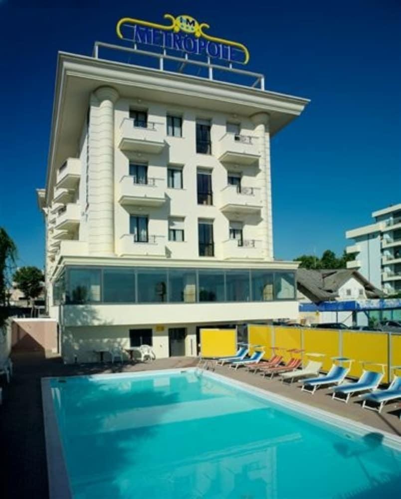 HOTEL METROPOLE photo 2
