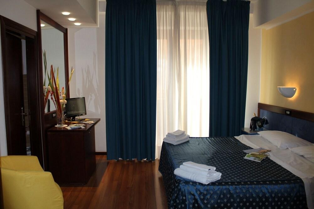 Hotel De La Ville photo 2