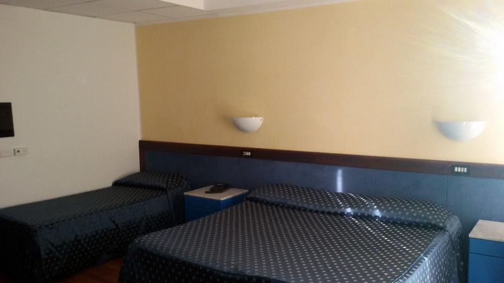 Hotel De La Ville photo 3