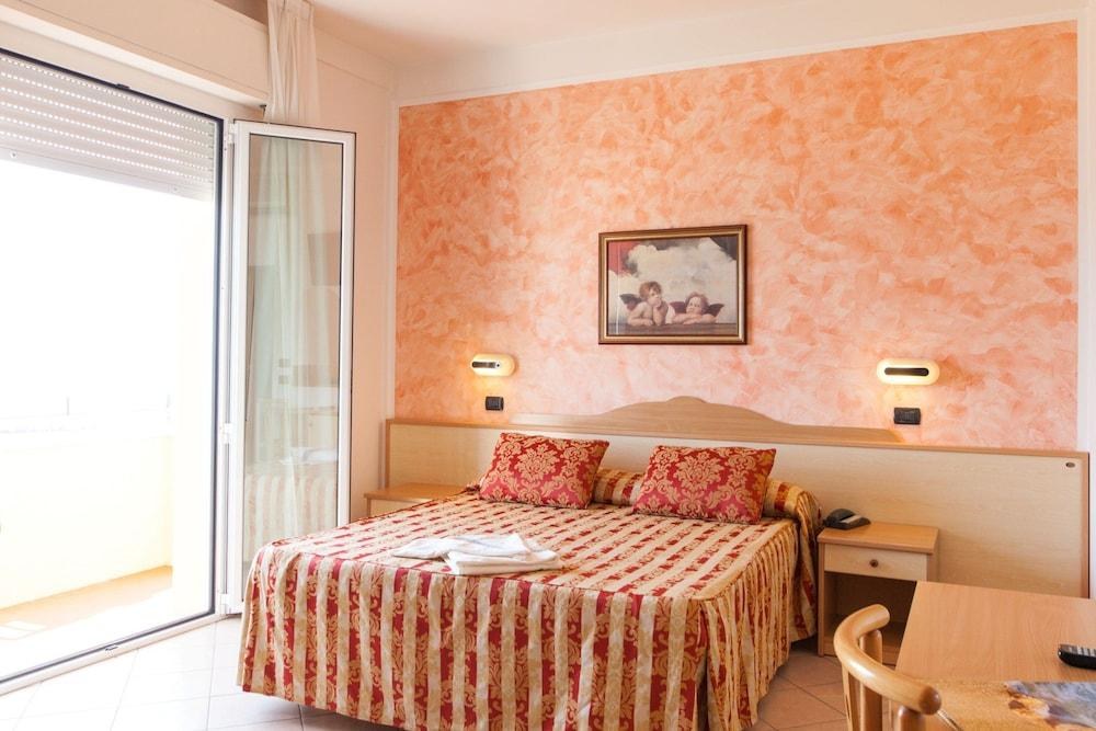 Hotel Palos photo 2