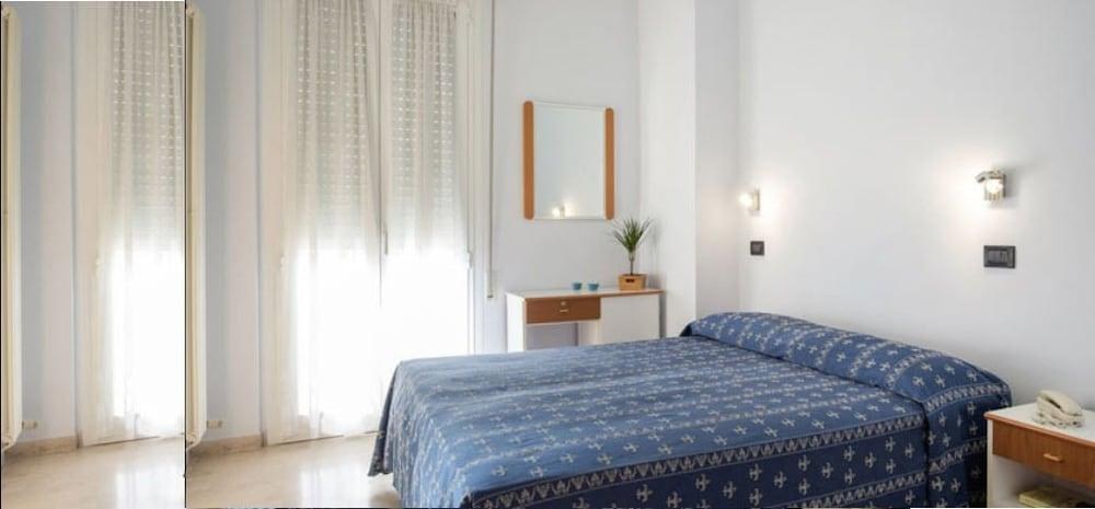 HOTEL KADETT