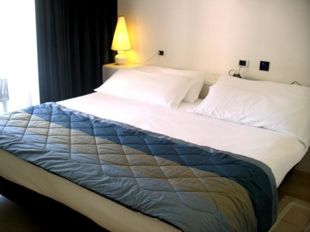 HOTEL LUXOR photo 4