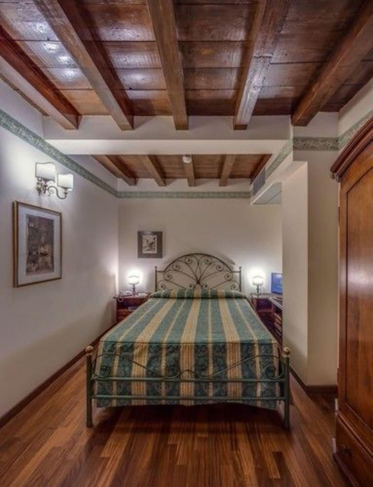 ALBERGO RISTORANTE GARDESANA photo 2
