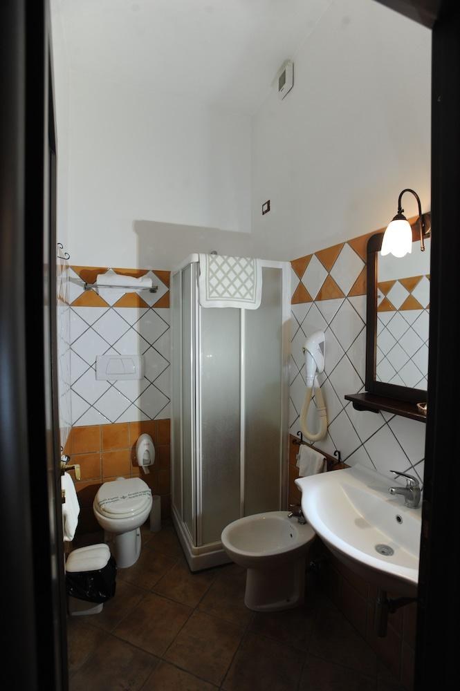 HOTEL ALLE PENDICI photo 2