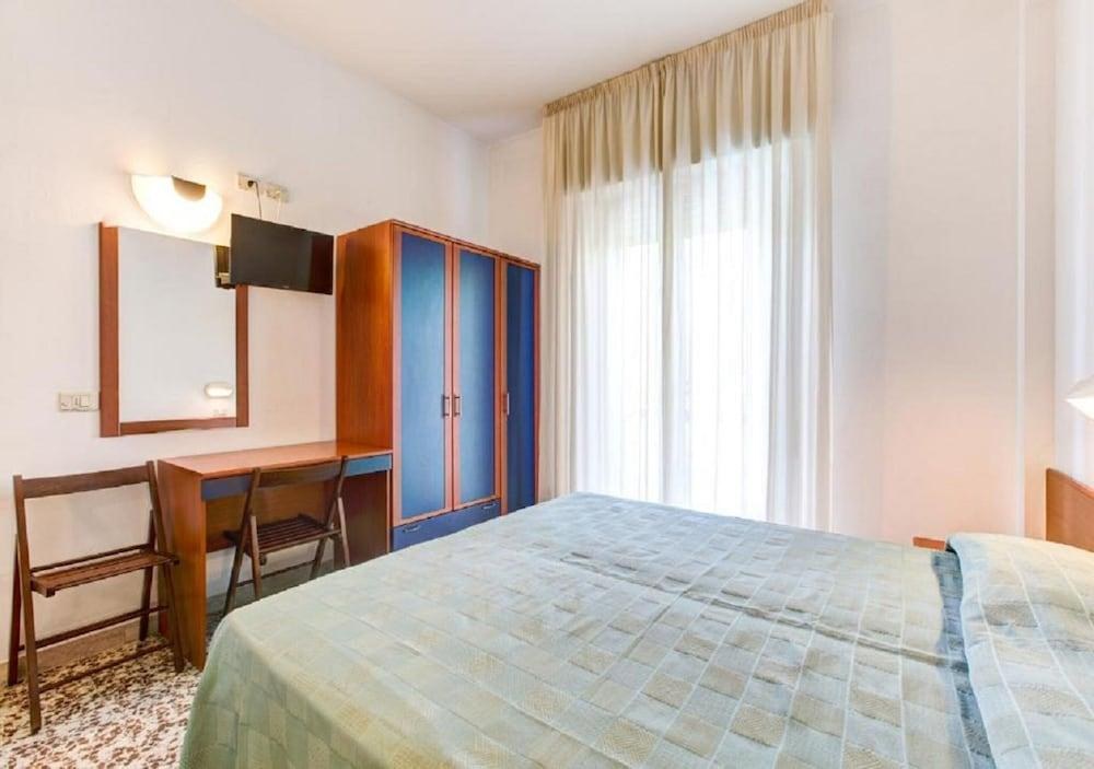 HOTEL ATLAS RIMINI photo 2