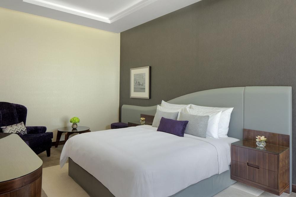 RADISSON BLU HOTEL, DUBAI WATERFRONT photo 2