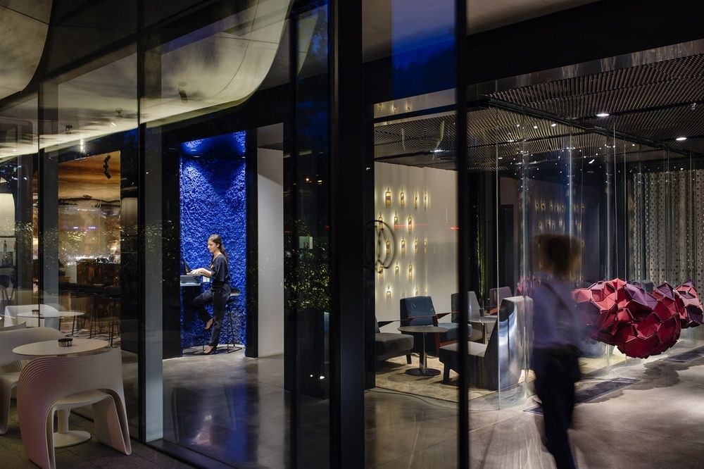 THE GROVE DESIGN HOTEL