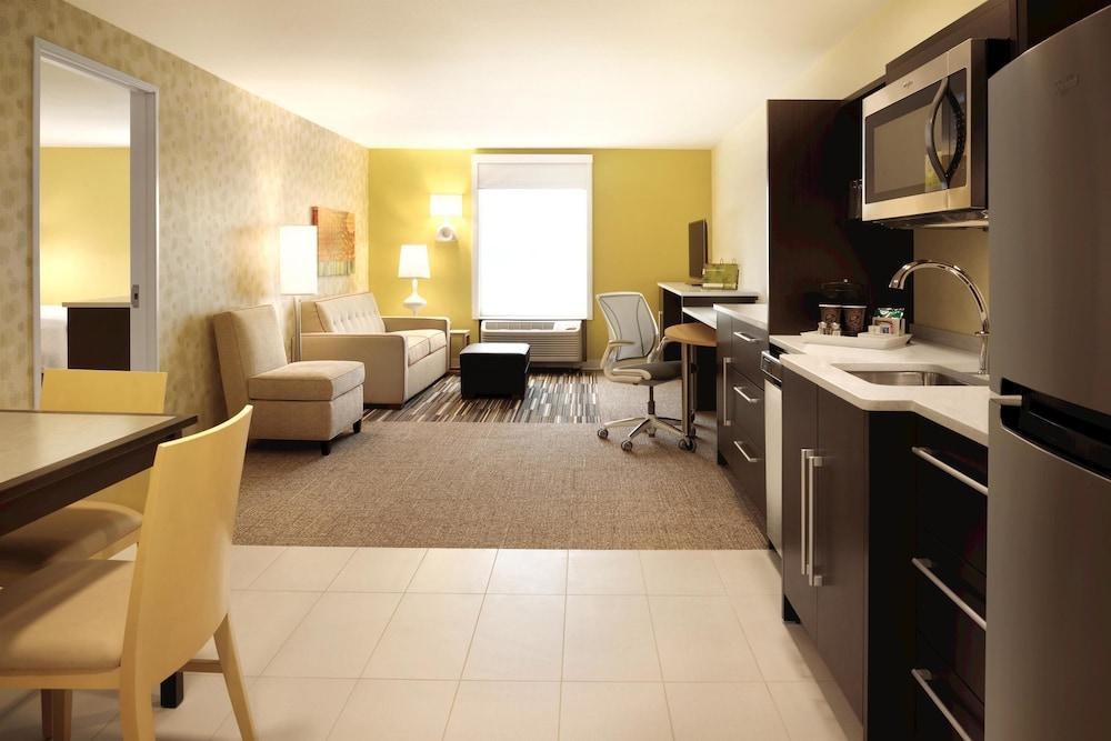 Home2 Suites by Hilton Iowa City Coralville photo 2