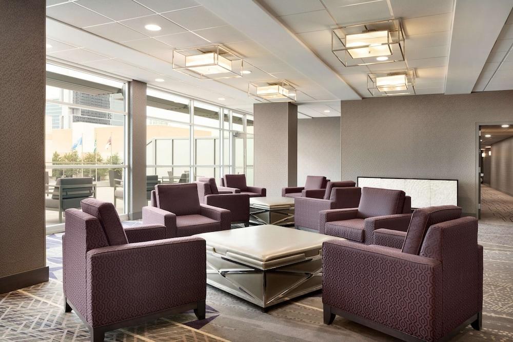 Embassy Suites by Hilton Charlotte Uptown photo 2