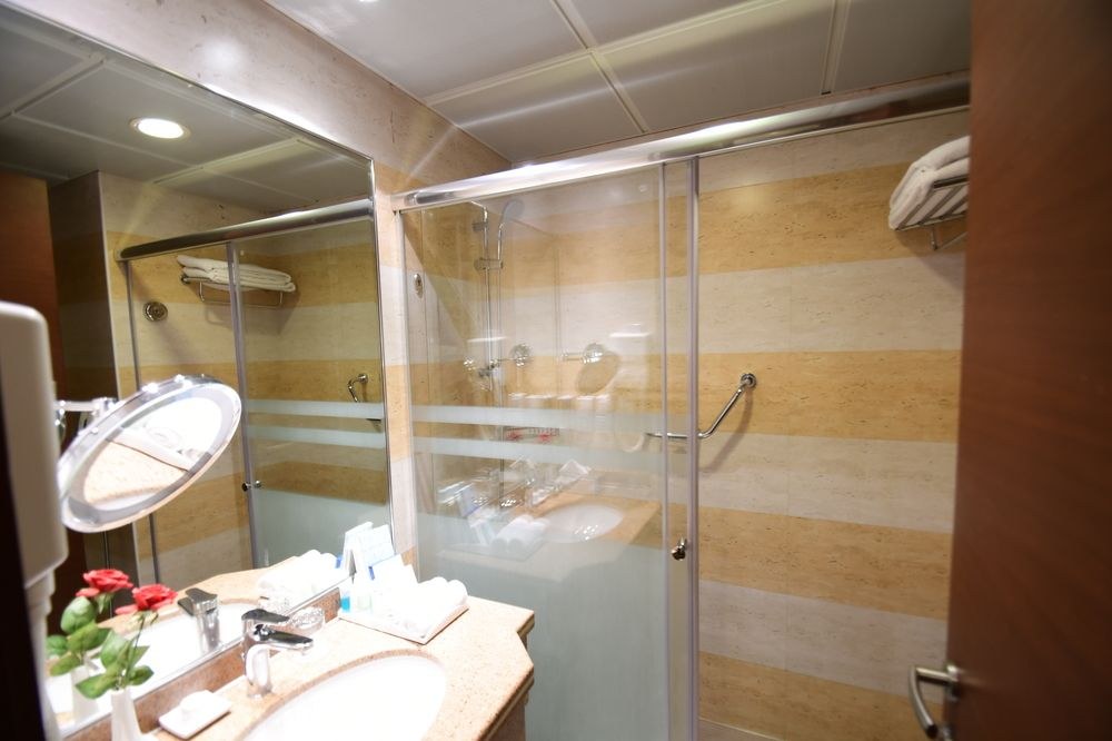 GOLDEN TULIP AL ANSAR photo 1