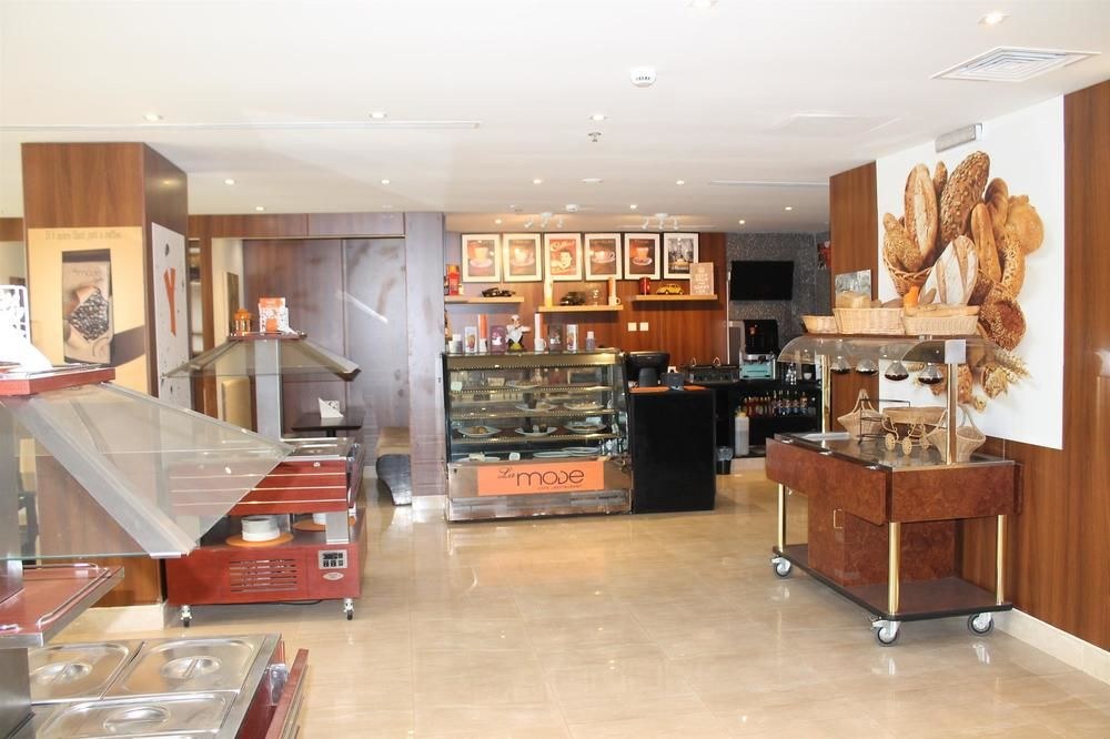 Golden Tulip Al Khobar Suites