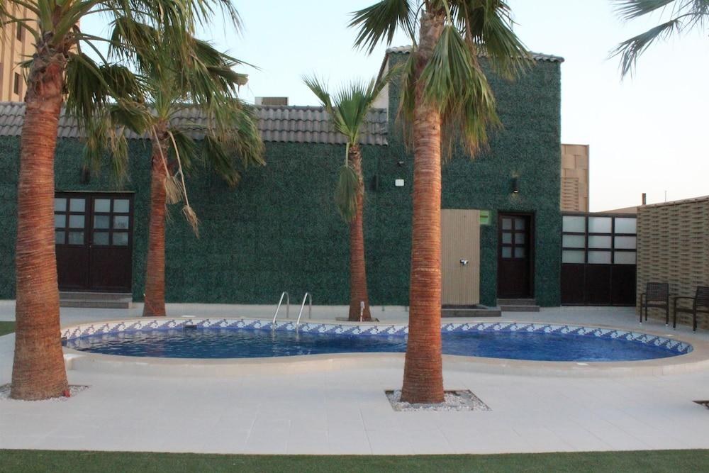 Golden Tulip Al Khobar Suites photo 4