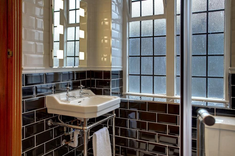 Best Western Plough & Harrow Hotel photo 4