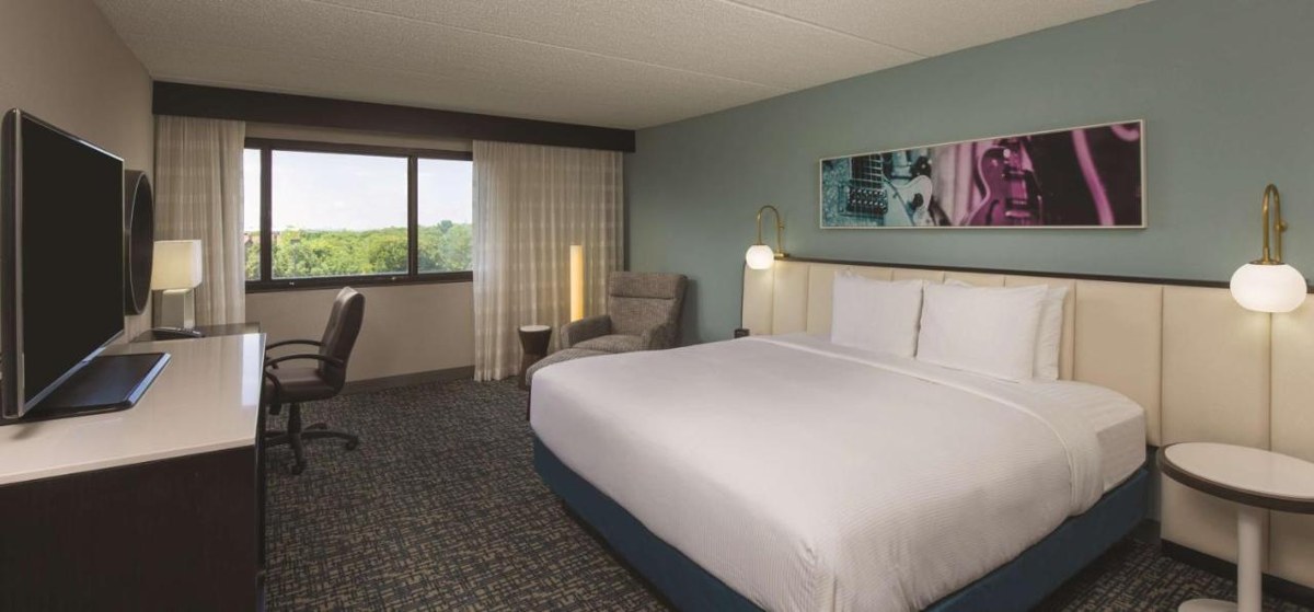 DoubleTree by Hilton Austin Northwest Arboretum photo 1