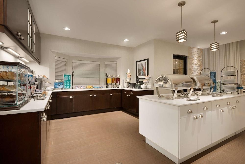 Homewood Suites by Hilton Jacksonville Deerwood Park photo 4