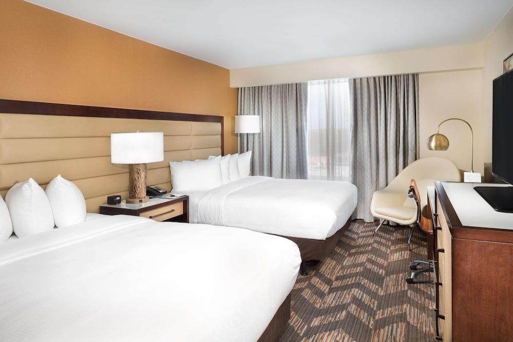 DoubleTree by Hilton Lawrence photo 2
