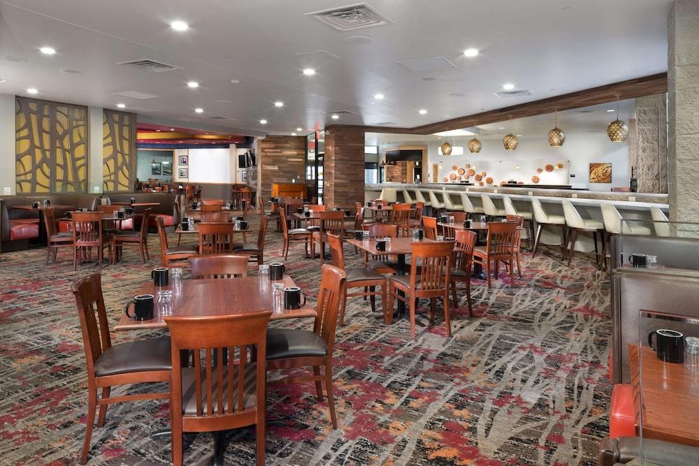 DoubleTree by Hilton Lawrence photo 3