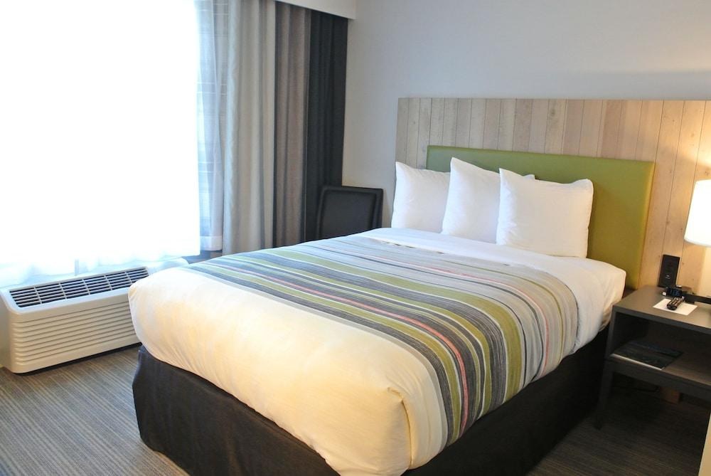 COUNTRY INN AND SUITES SEATTLE AIRPORT photo 4