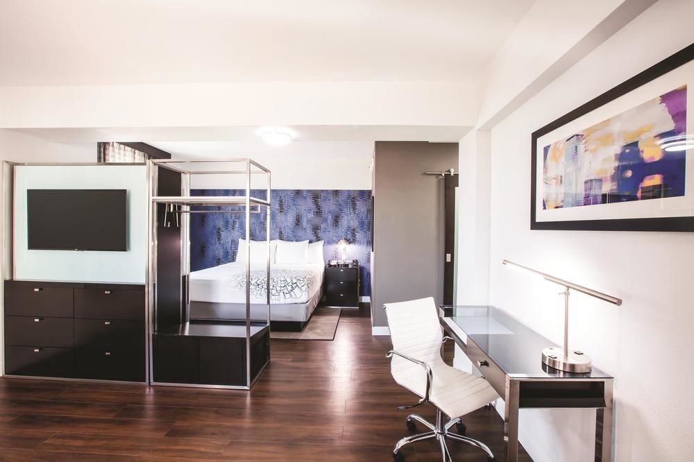 Holiday Inn Express Dallas Downtown by IHG photo 1